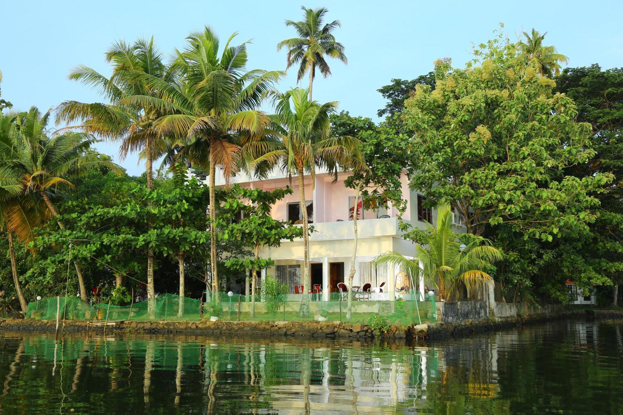 Orchid Lake View Homestay Alappuzha Eksteriør billede