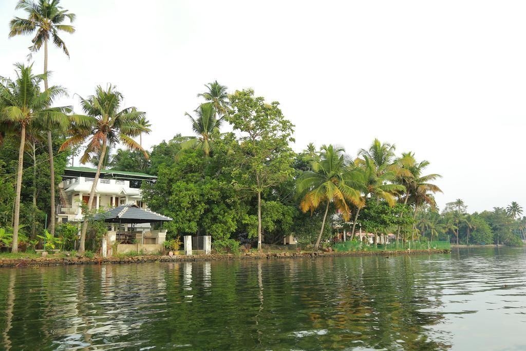 Orchid Lake View Homestay Alappuzha Eksteriør billede