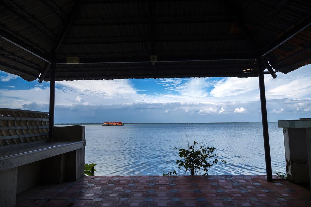 Orchid Lake View Homestay Alappuzha Eksteriør billede