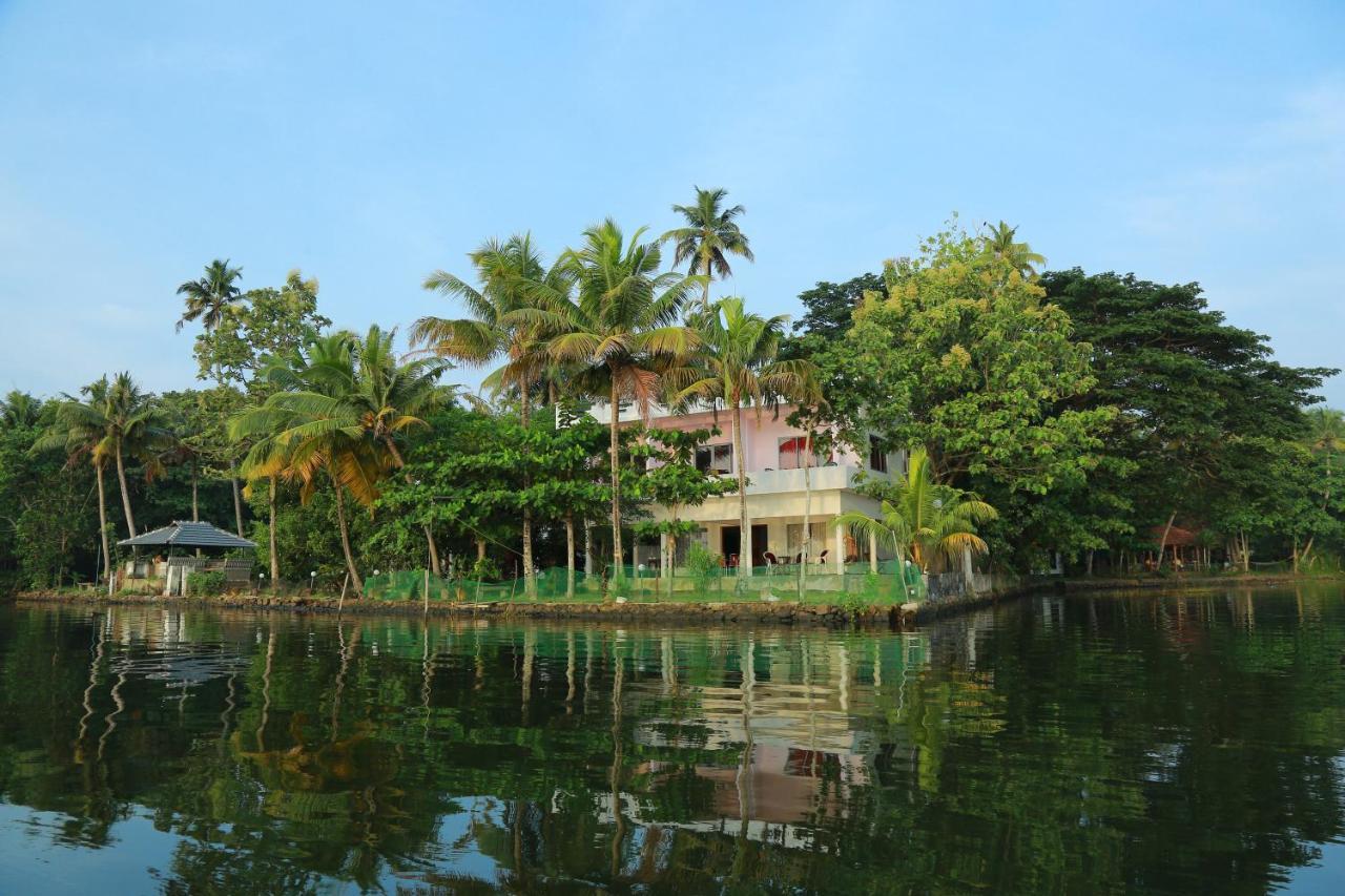Orchid Lake View Homestay Alappuzha Eksteriør billede