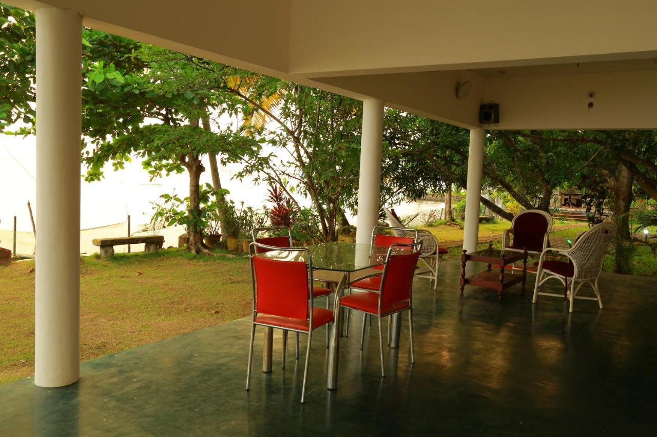 Orchid Lake View Homestay Alappuzha Eksteriør billede