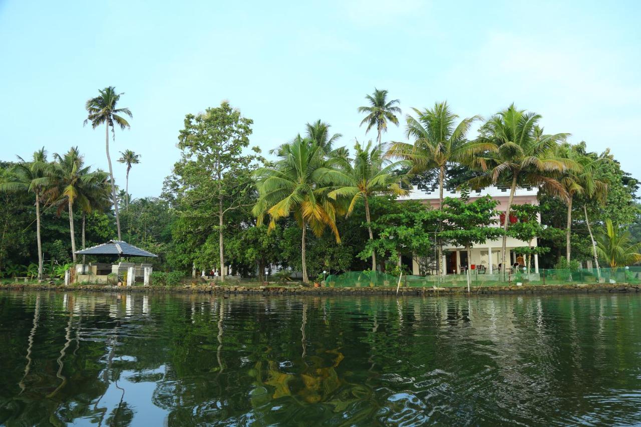 Orchid Lake View Homestay Alappuzha Eksteriør billede